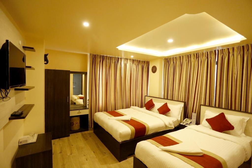 Hotel Tulip Near Delhi Airport Nova Deli Exterior foto